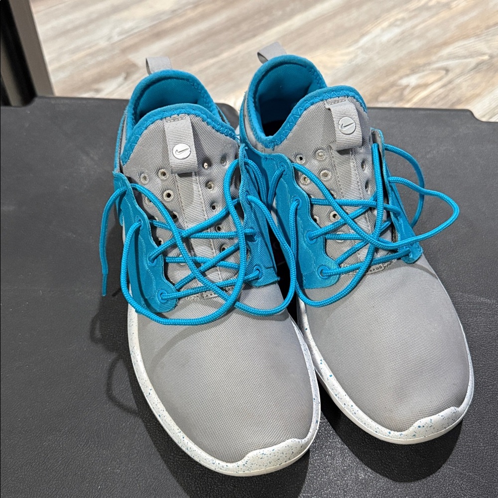 Nike Black and Teal Athletic Shoes